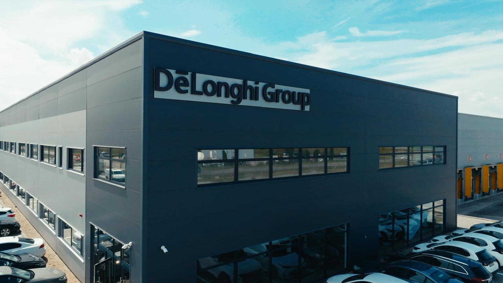 Italienii de la De’Longhi au deschis cea de-a treia fabrică din România la Satu Mare. “România devine cel mai mare hub de producție de mașini automate de cafea al grupului”