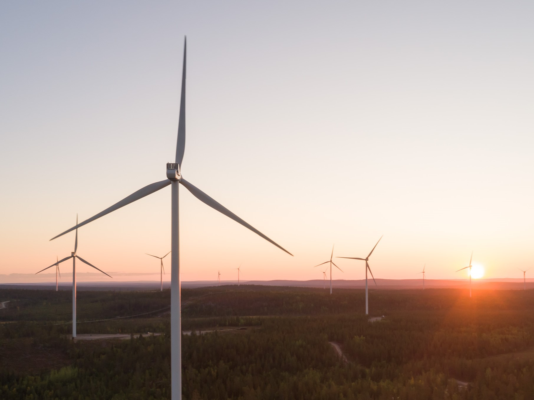 Suedezii de la OX2 semnează pentru vânzarea unui proiect eolian de 99 MW din România către Nala Renewables. Valoarea tranzacției ajunge la 214 mil. euro
