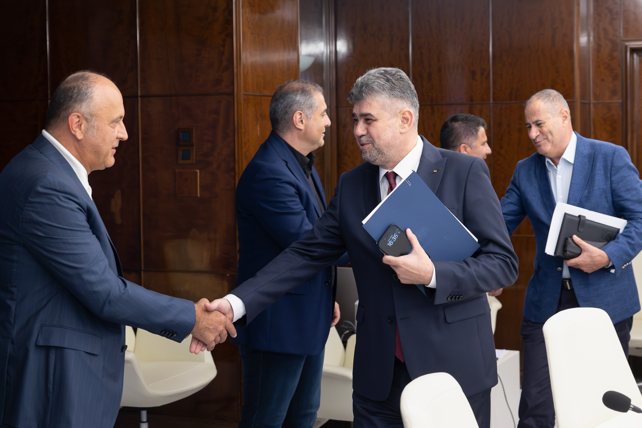 Discuții la Palatul Victoria între prim-ministrul Marcel Ciolacu și mediul de afaceri: Premierul a promis companiilor că nu va majora taxele în 2025