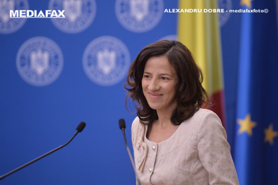 Cea mai înaltă poziție primită de un român la Bruxelles: Roxana Mînzatu a fost numită vicepreședinte al Comisiei Europene și va administra portofoliul de Competențe și Educație, Locuri de muncă și drepturi sociale, care reprezintă o cincime din bugetul UE - 235 de miliarde de euro