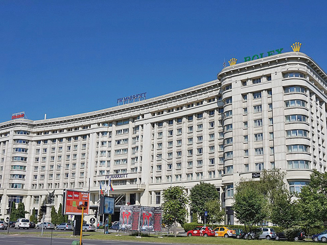 Brandul german de lux de articole sportive Bogner intră pe piata din România cu un magazin în galeria de retail din JW Marriott Bucharest Grand Hotel, în urma unei investiții de aproximativ 500.000 euro