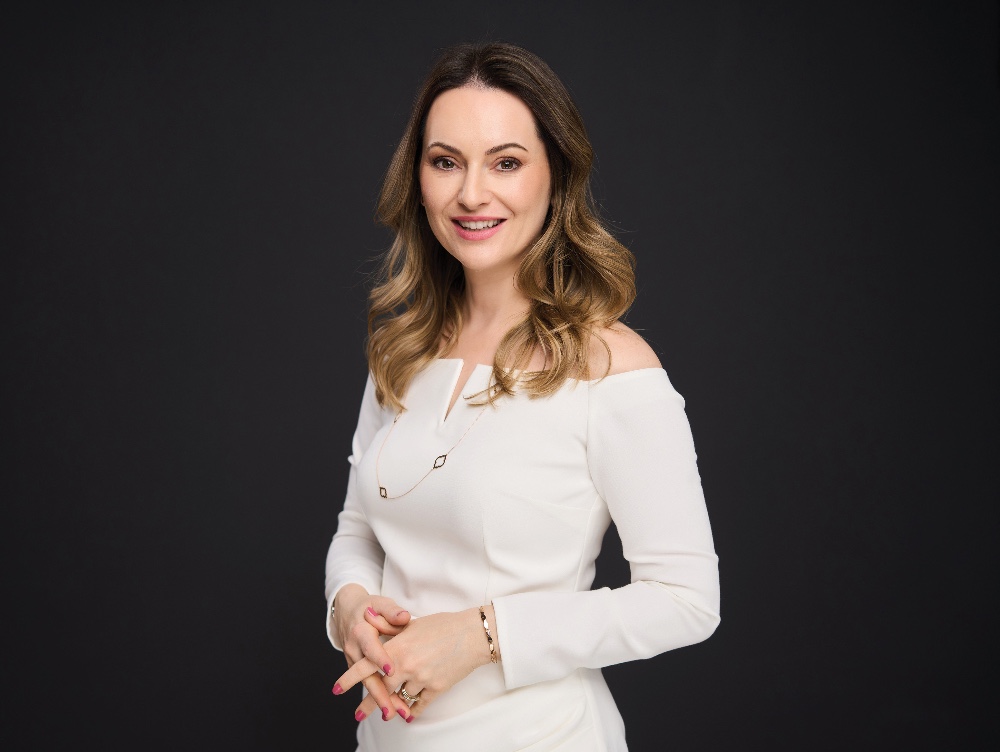 Povestea unei românce care a reușit să-și transforme pasiunea într-un business cu care face milioane de euro. Care au fost primii pași, deși la începuturile ei în antreprenoriat nu avea expertiză în domeniul pe care a mizat?