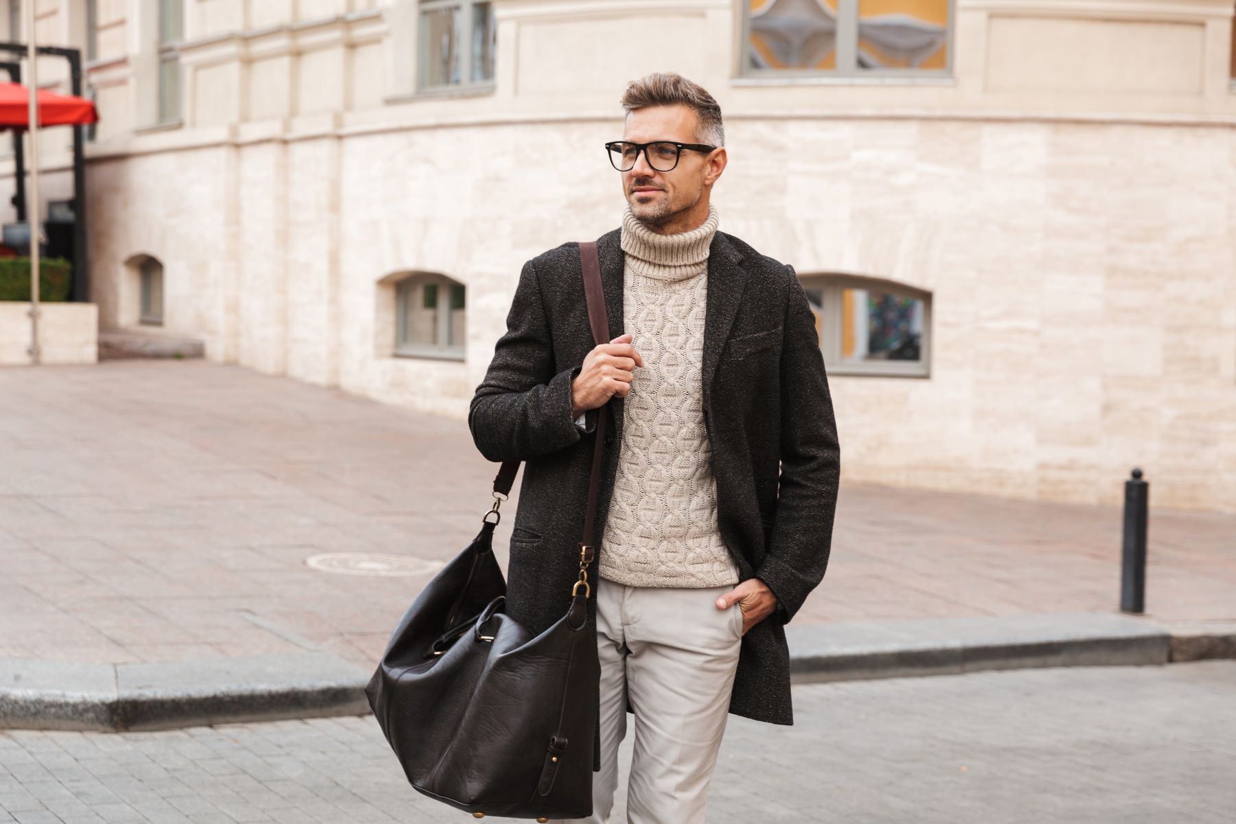 (P) Cum să alegi o jachetă pentru bărbați potrivită pentru stilul smart casual?