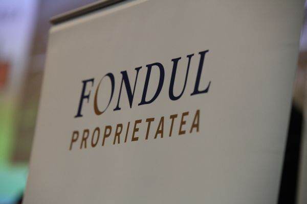 Lăcrămioara Isărescu, fiica guvernatorului Mugur Isărescu, pe lista candidaților pentru Comitetul Reprezentanților Fondului Proprietatea, propusă de un fond de investiții al Băncii Transilvania. Pe listă, fostul ambasador Andrew Noble, George Duhan, consilier prezidențial. Sunt 6 înscrieri pentru 2 locuri