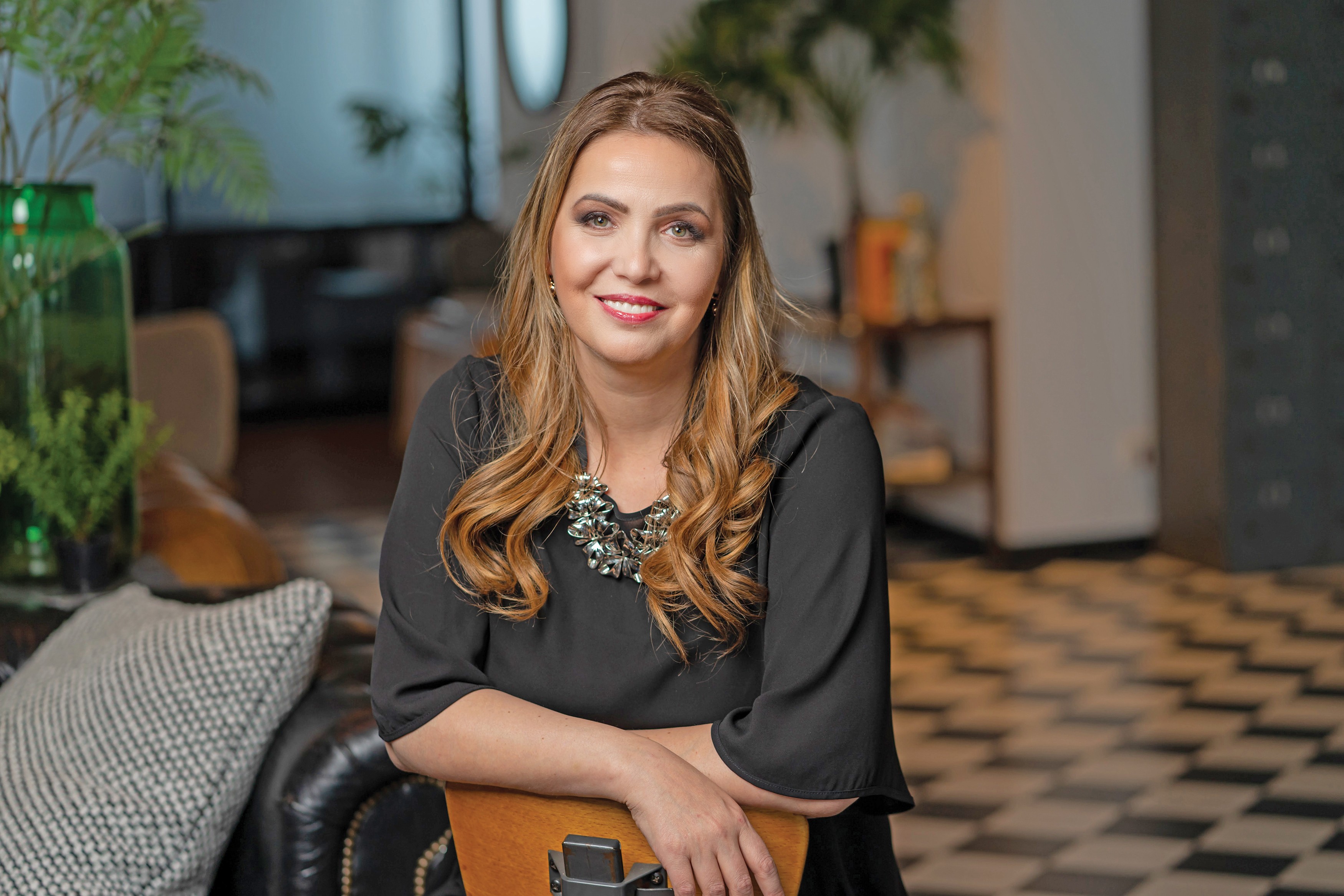 100 Cele mai puternice femei din business. Gabriela Simion, General manager Revolut Bank UAB, sucursala România, Revolut