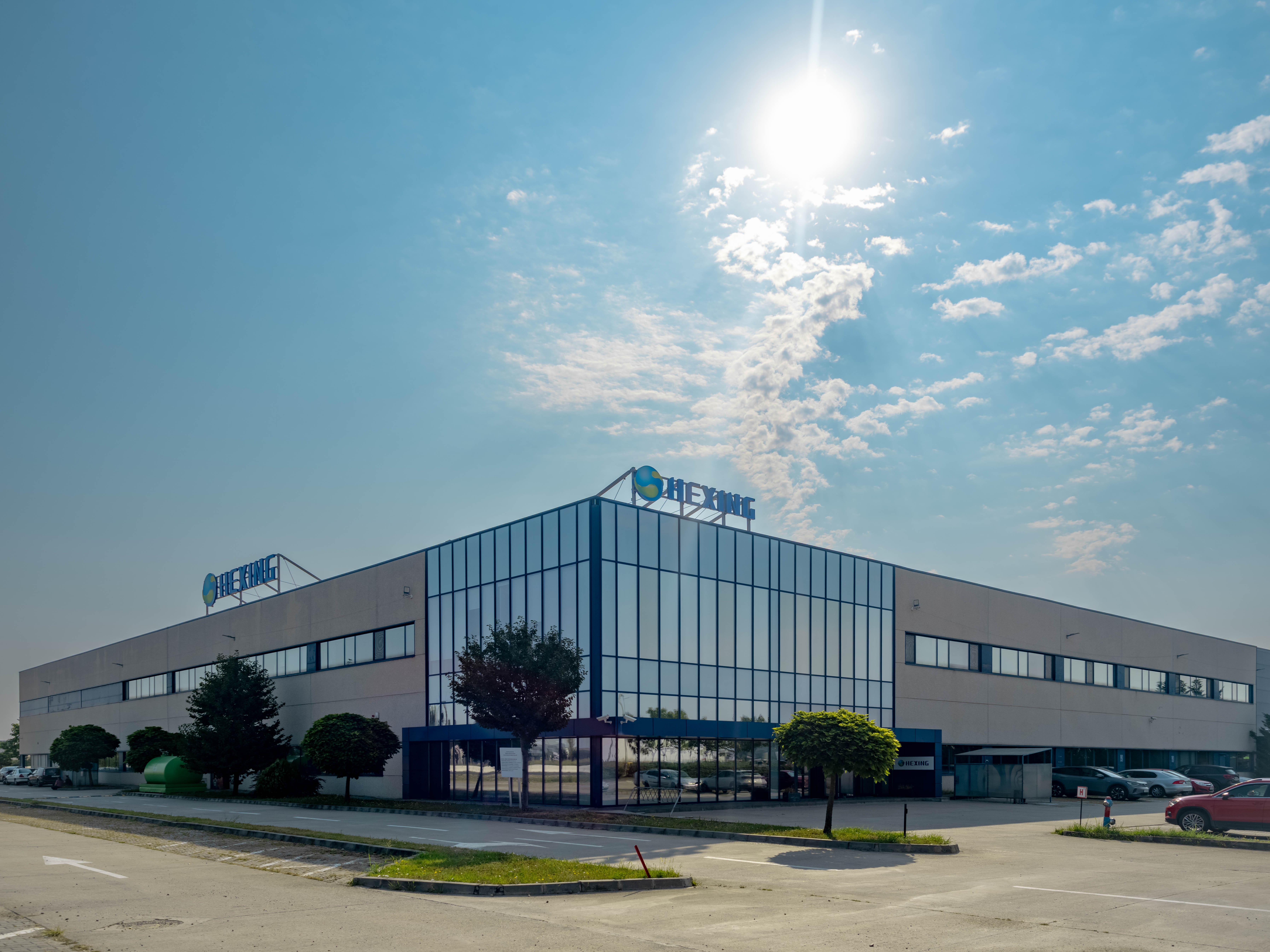 Furnizorul chinez de soluții de energie verde Hexing demarează producția de contoare inteligente în fabrica din Giarmata, lângă Timișoara, după o investiție de peste 15 mil. lei, din care 4,7 mil. lei reprezintă ajutor de stat