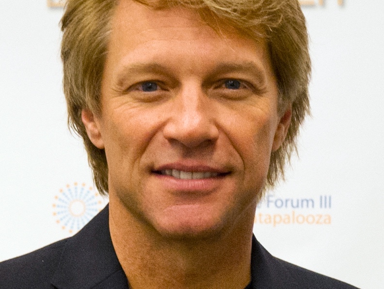 Jon Bon Jovi lăudat de poliție pentru că a ajutat o femeie aflată pe marginea unui pod
