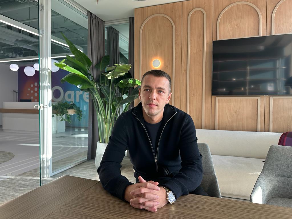 Start-up-ul energytech OgreAI a ajuns la investiții totale de 6 mil. euro după ce a luat o finanțare nouă în valoare de 3 mil. euro. Investitorul principal este VERBUND X Ventures - fondul de investiții al principalului furnizor de energie electrică din Austria
