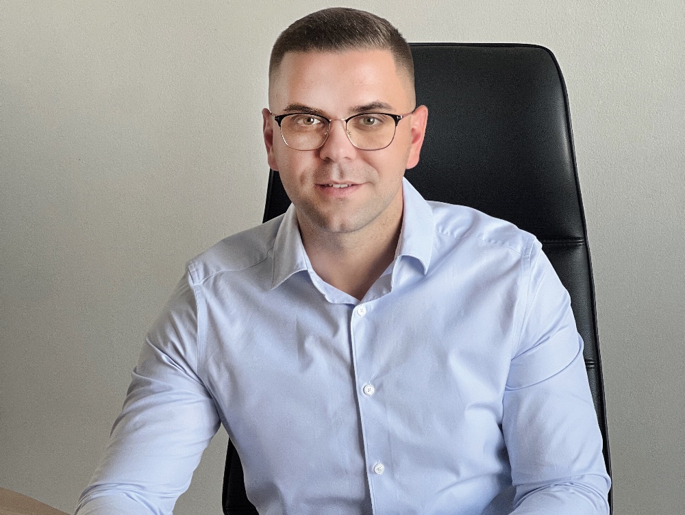 Povestea tânărului care la doar 31 de ani este un lider din a doua generație, în afacerea de familie Transavia