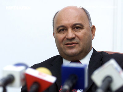 Unde au ajuns/ la cine s-au dus 500 mil. dolari? Sever Mureșan, cofondatorul Băncii Dacia Felix, a murit, lăsând în urmă multe întrebări fără răspuns legate de unul dintre cele mai controversate falimente bancare din anii '90, care a lăsat o datorie către BNR de jumătate de miliard de dolari care nu a mai fost recuperată niciodată