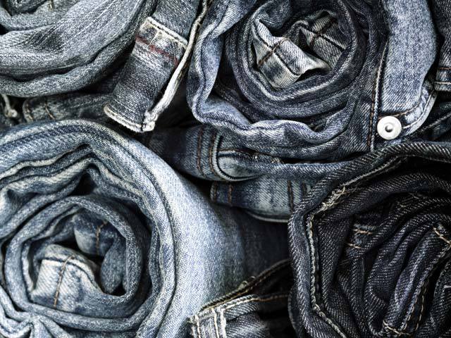 Levi Strauss amână obiectivul de 10 miliarde de dolari în venituri pe fondul provocărilor economice globale, dar pariază pe expansiune și produse pentru femei