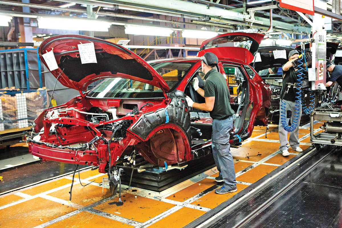 Dispar motoarele diesel și pe benzină. Interzicerea mașinilor cu motoare clasice aduce dezastrul pentru industria auto europeană