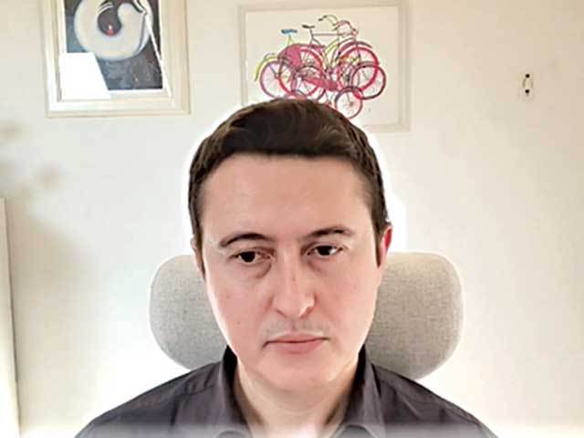 IT-ul suferă mai rău ca niciodată, iar primii loviți sunt juniorii. Tinerii absolvenți de informatică sunt primii lăsați să aștepte la ușile companiilor. Ce s-a întamplat? VIDEO