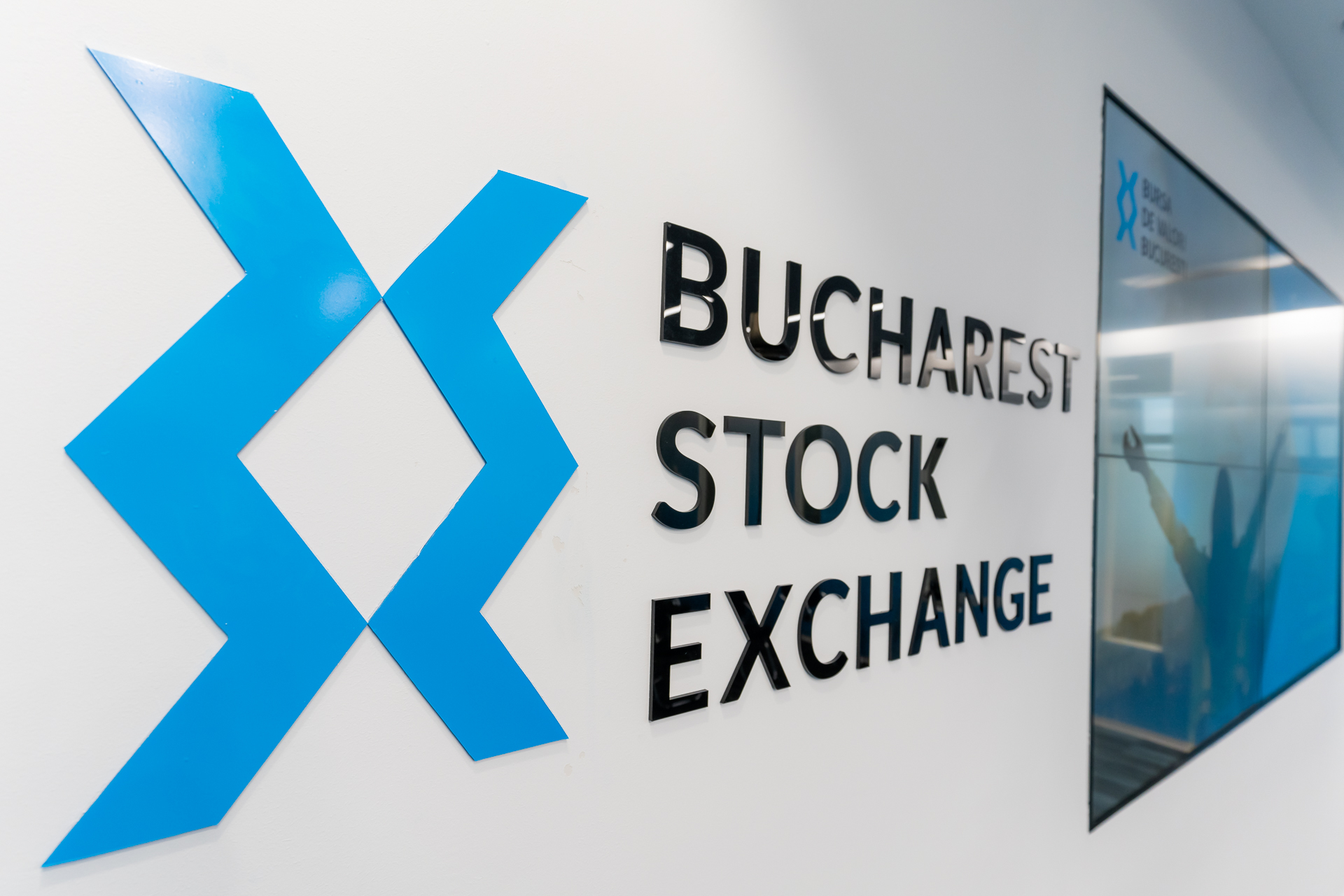 Debut pozitiv de săptămână la Bursa de Valori București: indicele principal BET crește cu 0,2%. Tranzacții de 40 mil. lei