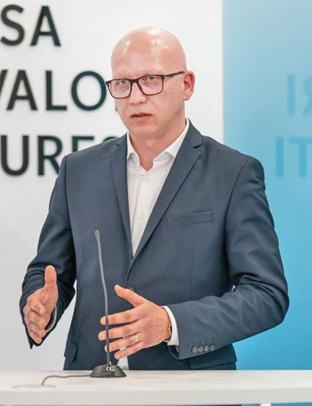 Sebastian Costea,  manager executiv sustenabilitate si investitii strategice, Antibiotice Iași: Avem un plan de investitii de 850 milioane lei până în 2030, acoperit printr-un mix de finanțare. Vom extinde portofoliul de medicamente critice și dezvoltăm un nou centru de cercetare