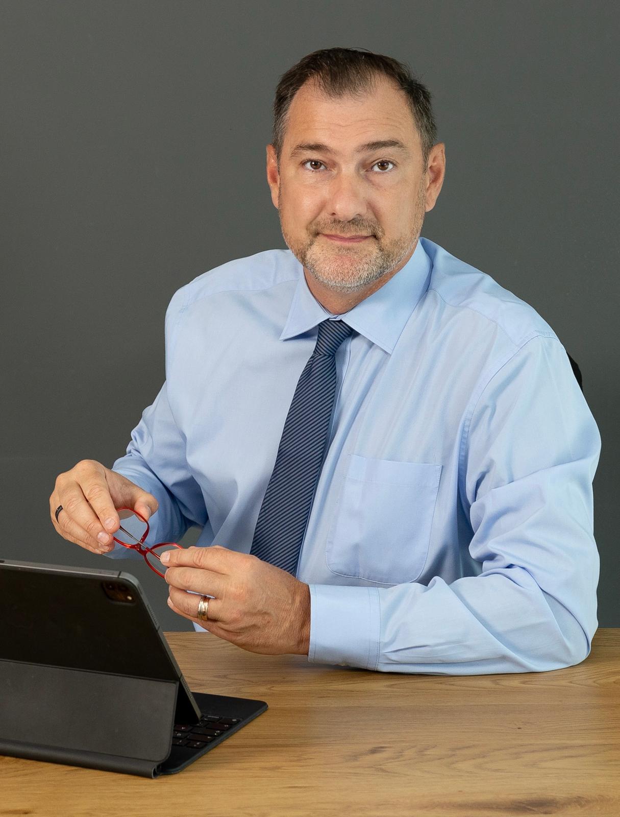 Opinie Daniel Apostol, FPPG: În loc să cultive o economie care produce bogăție și oportunități pentru cetățeni, statul se rezumă la a fi doar un mecanism de extragere a resurselor. Rezultatul? O economie înghețată