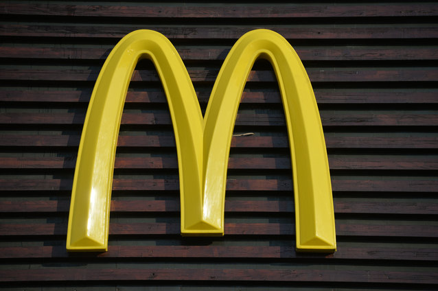 McDonald's investește 100 de milioane de dolari pentru a readuce clienții după epidemia de E. coli