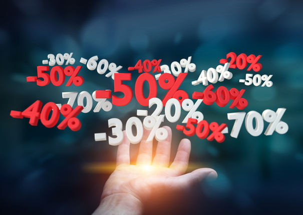 Unul din doi români face cumpărături de Black Friday și unul din trei cheltuie cel puțin 1000 de lei