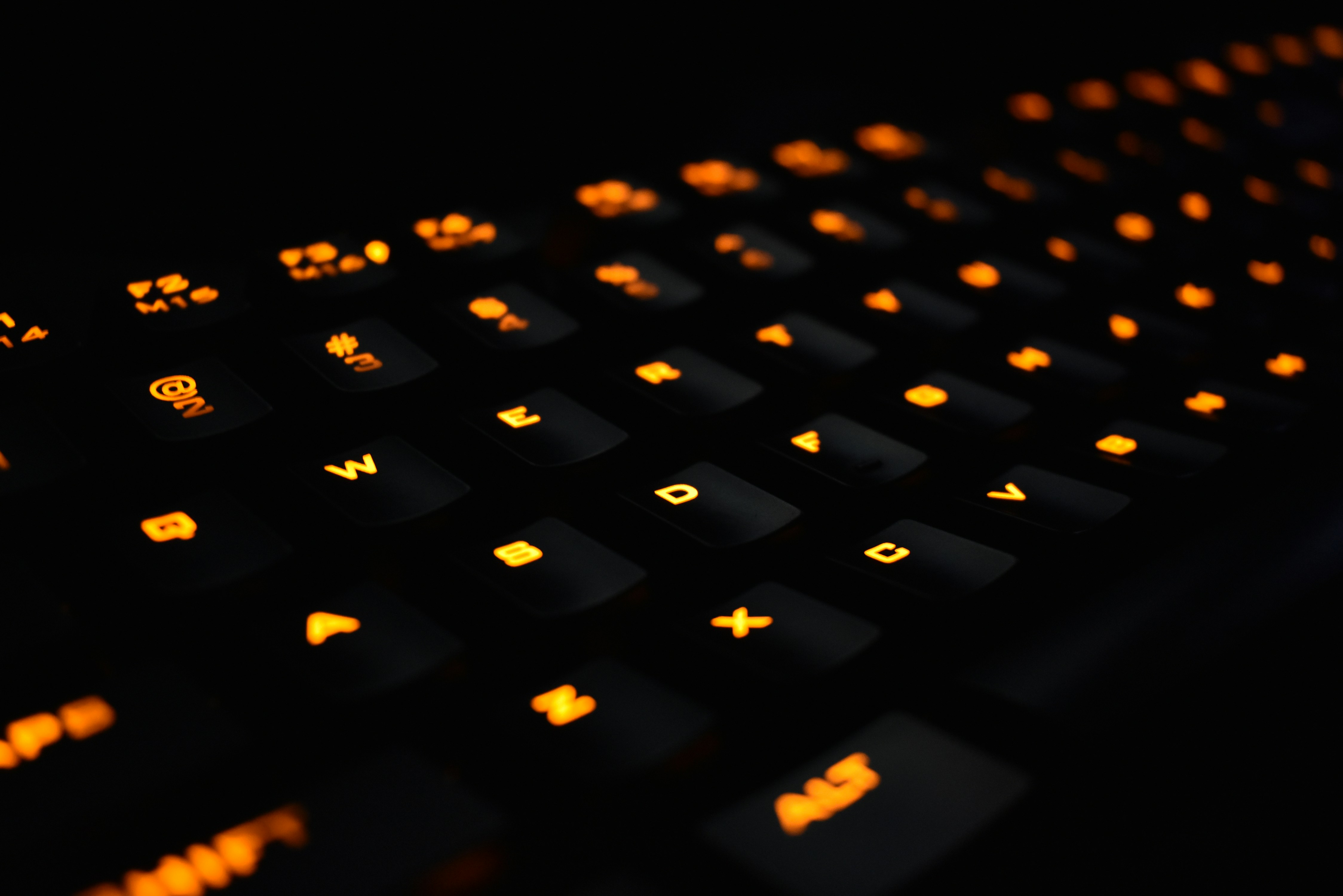 (P) 5 pași pentru menținerea tastaturii de gaming în condiție de top