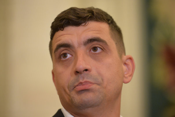 AUR schimbă afișul electoral după decizia BEC cu altul la fel de controversat