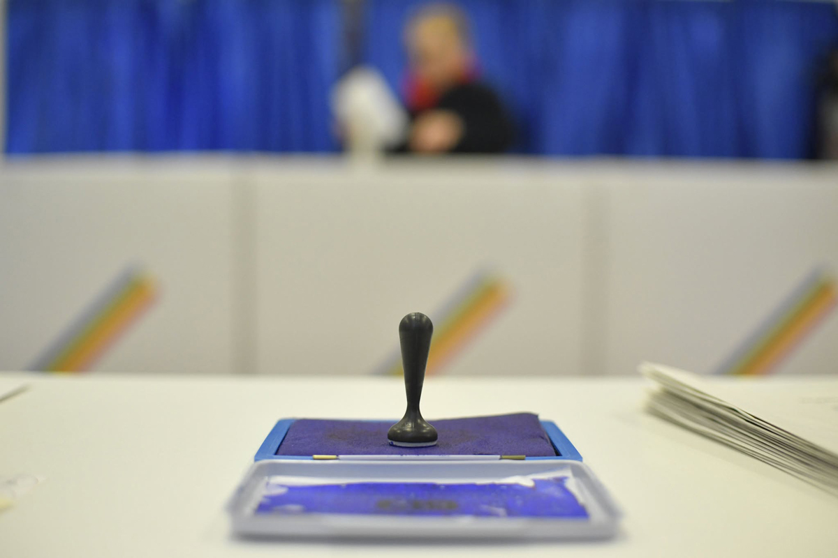 Ce scrie presa internațională după alegerile Parlamentare: Partidele majoritare din România sunt pe cale să păstreze controlul asupra Parlamentului, în ciuda câștigurilor mari ale grupurilor naționaliste de extremă dreapta