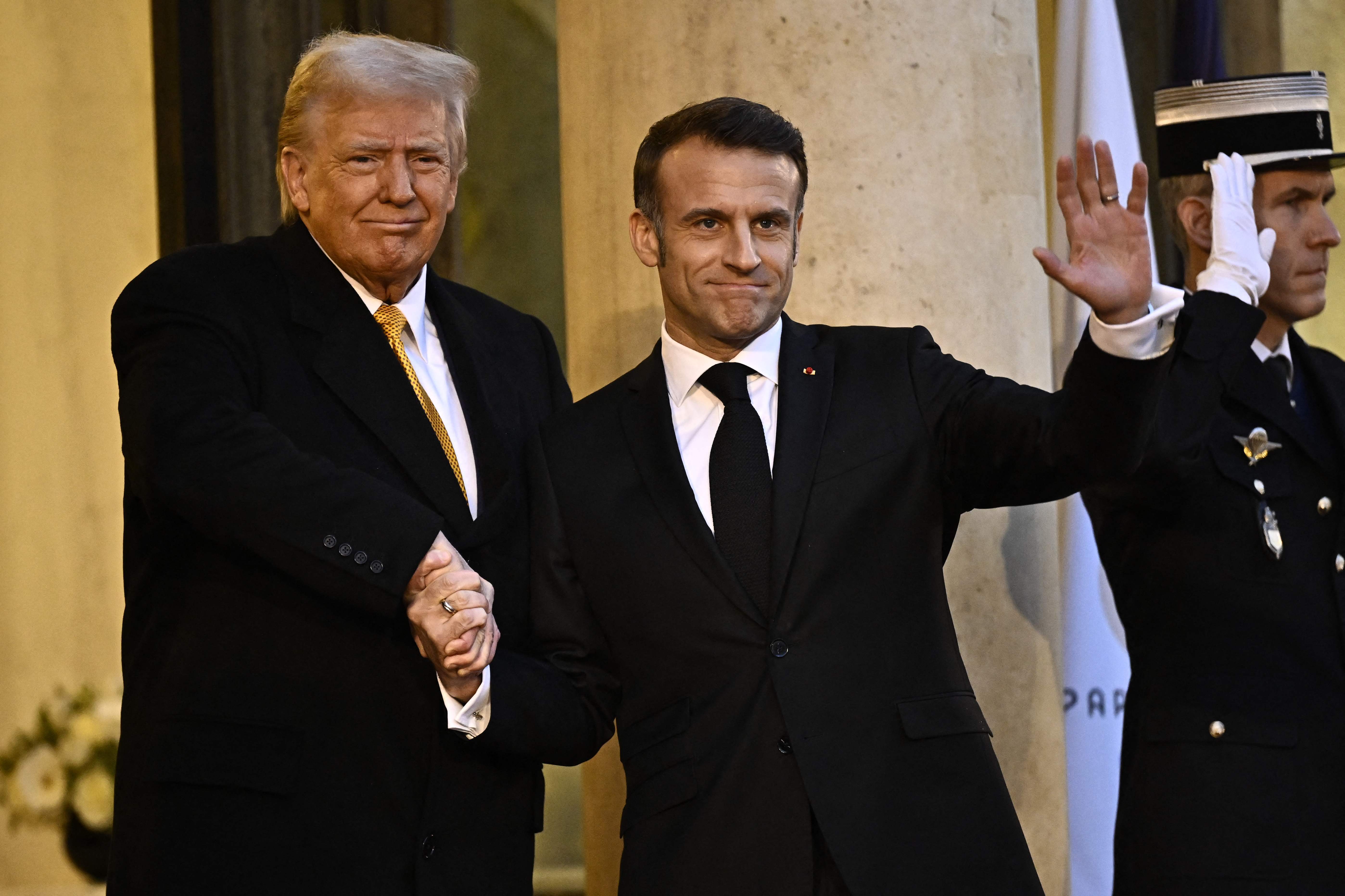 Noua eră Trump pentru Europa: Președintele american ales își marchează revenirea pe scena mondială la redeschiderea catedralei Notre-Dame din Paris, în timp ce Uniunea Europeană se pregătește de o aterizare forțată în noua realitate de la Washington, care se anunță a fi rece, distantă și extrem de dificilă. Urmăriți LIVE deschiderea Notre-Dame