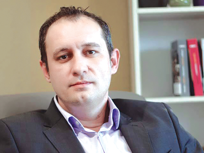 Care este povestea afacerii vândute de două ori de același antreprenor? De la un simplu importator, la unul dintre furnizorii de mobilier pentru Dedeman și pentru piața din Marea Britanie