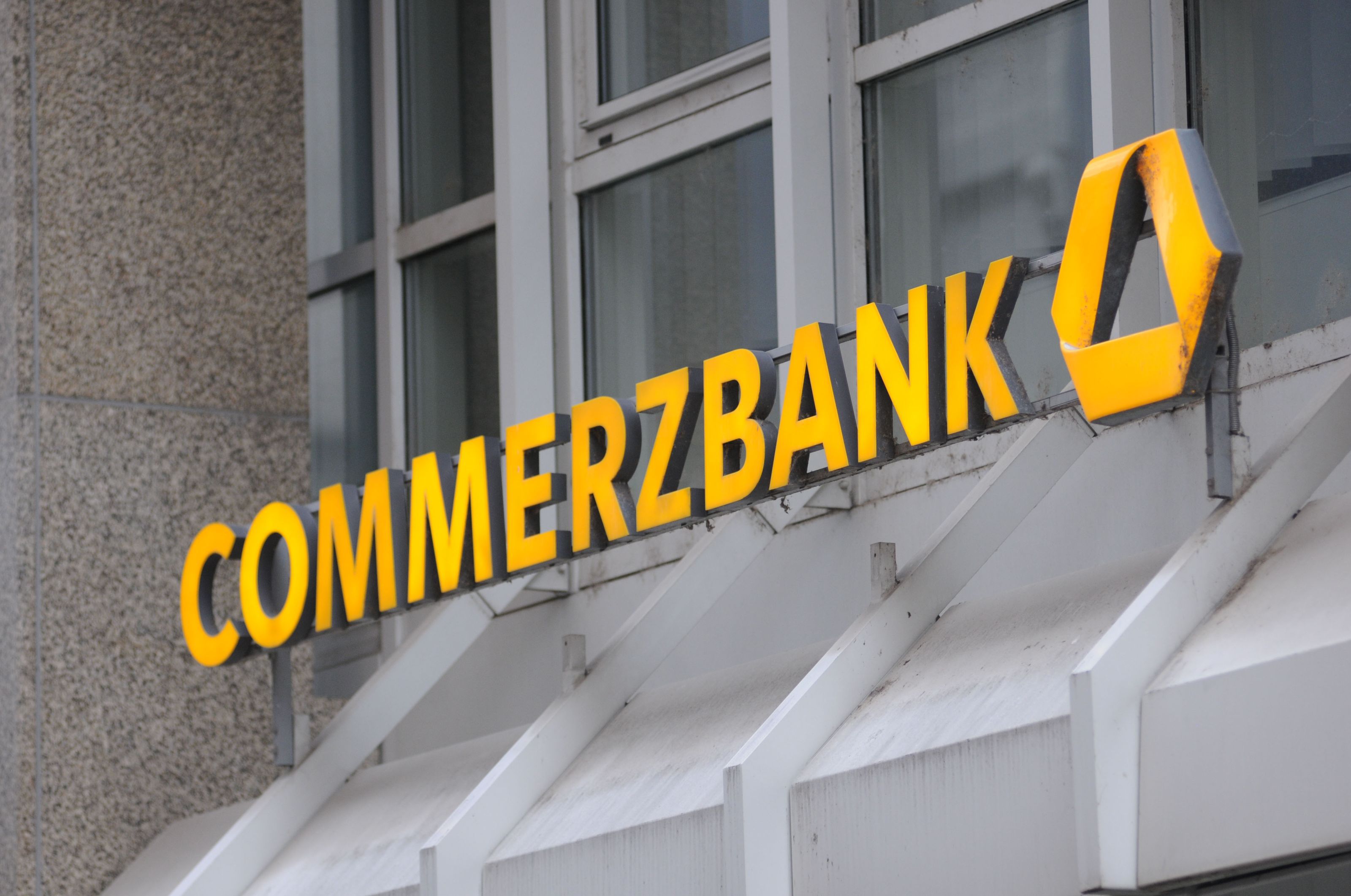 Luptă la nivel înalt: Germania se implică direct în protejarea băncii Commerzbank și recomandă UniCredit să-și lichideze acțiunile. „Guvernul se așteaptă ca UniCredit să folosească această opțiune”