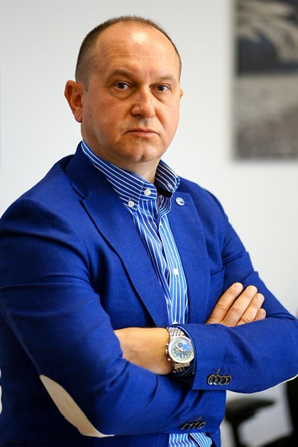 Tranzactie pe piata auto: Eurial Invest, dealer oficial al mărcilor Peugeot, Citroën, DS și Opel, livrează peste 500 de mașini pentru flota Cris-Tim