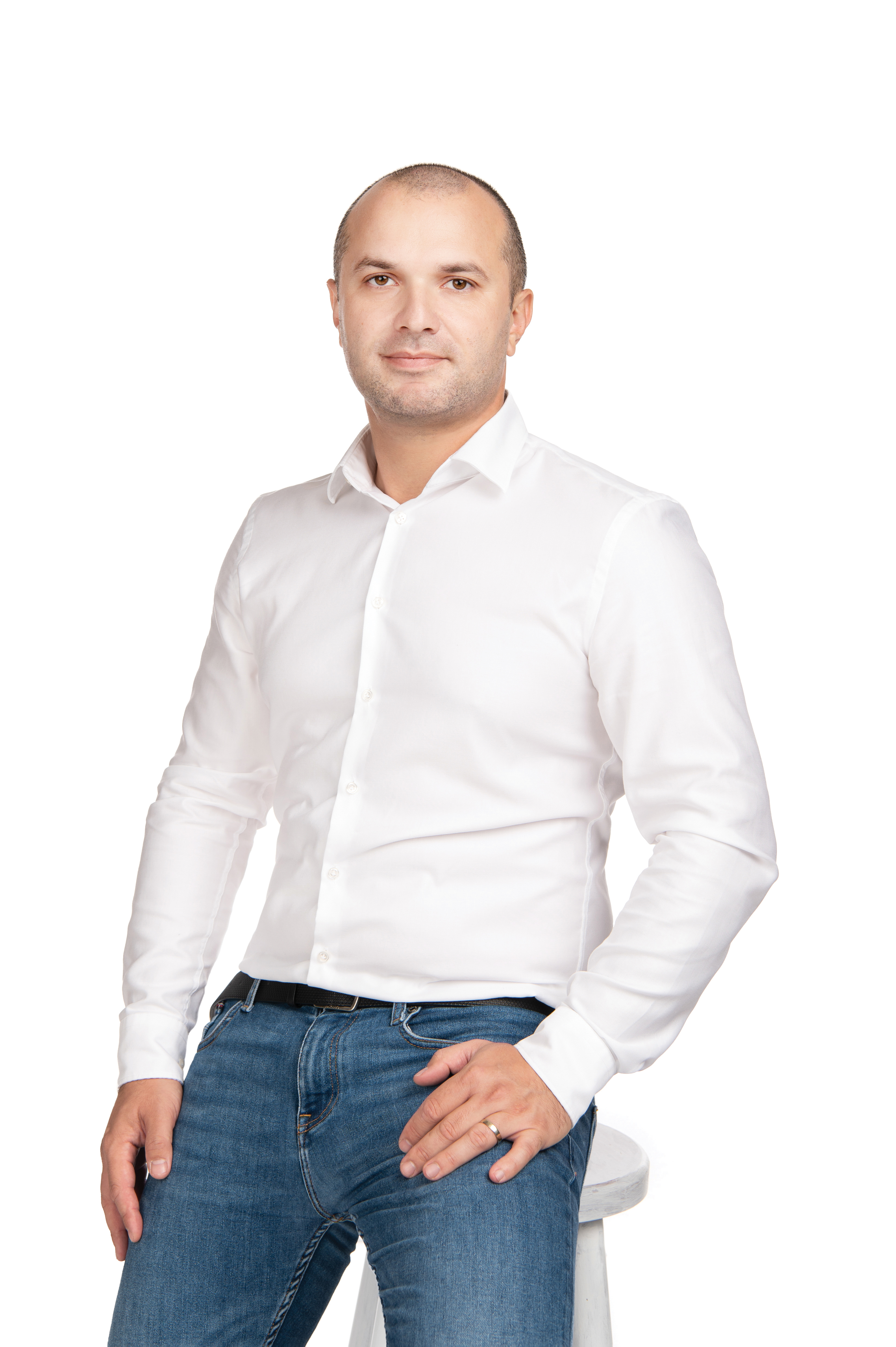 100 tineri manageri de top. Mircea Marinescu, Siemens Healthineers România: Cred că este esențial să avem pasiuni și interese în afara locului de muncă, care să ne ajute să ne deconectăm și să revenim cu energie și entuziasm