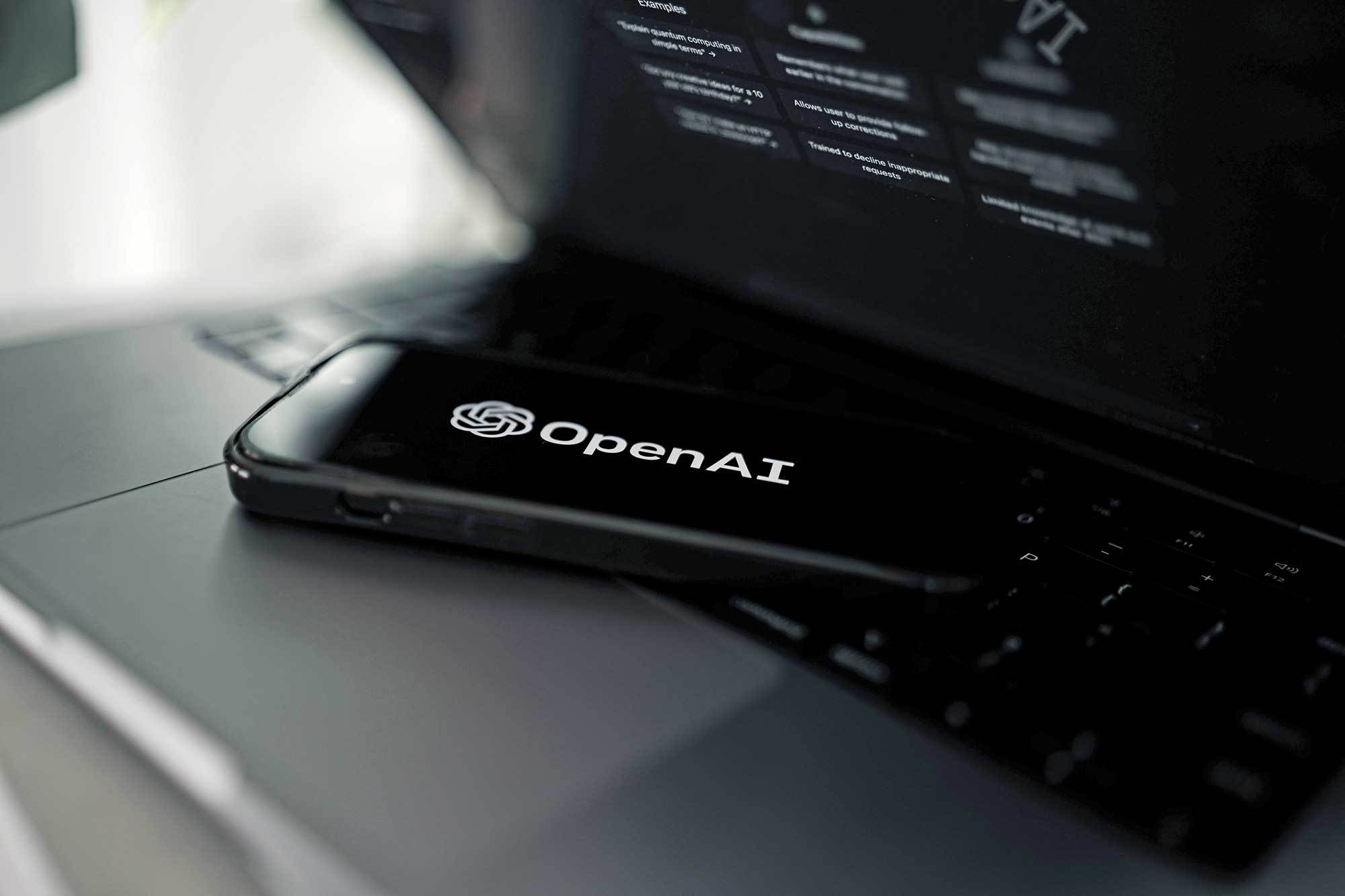 OpenAI lansează ChatGPT Search gratuit pentru toată lumea