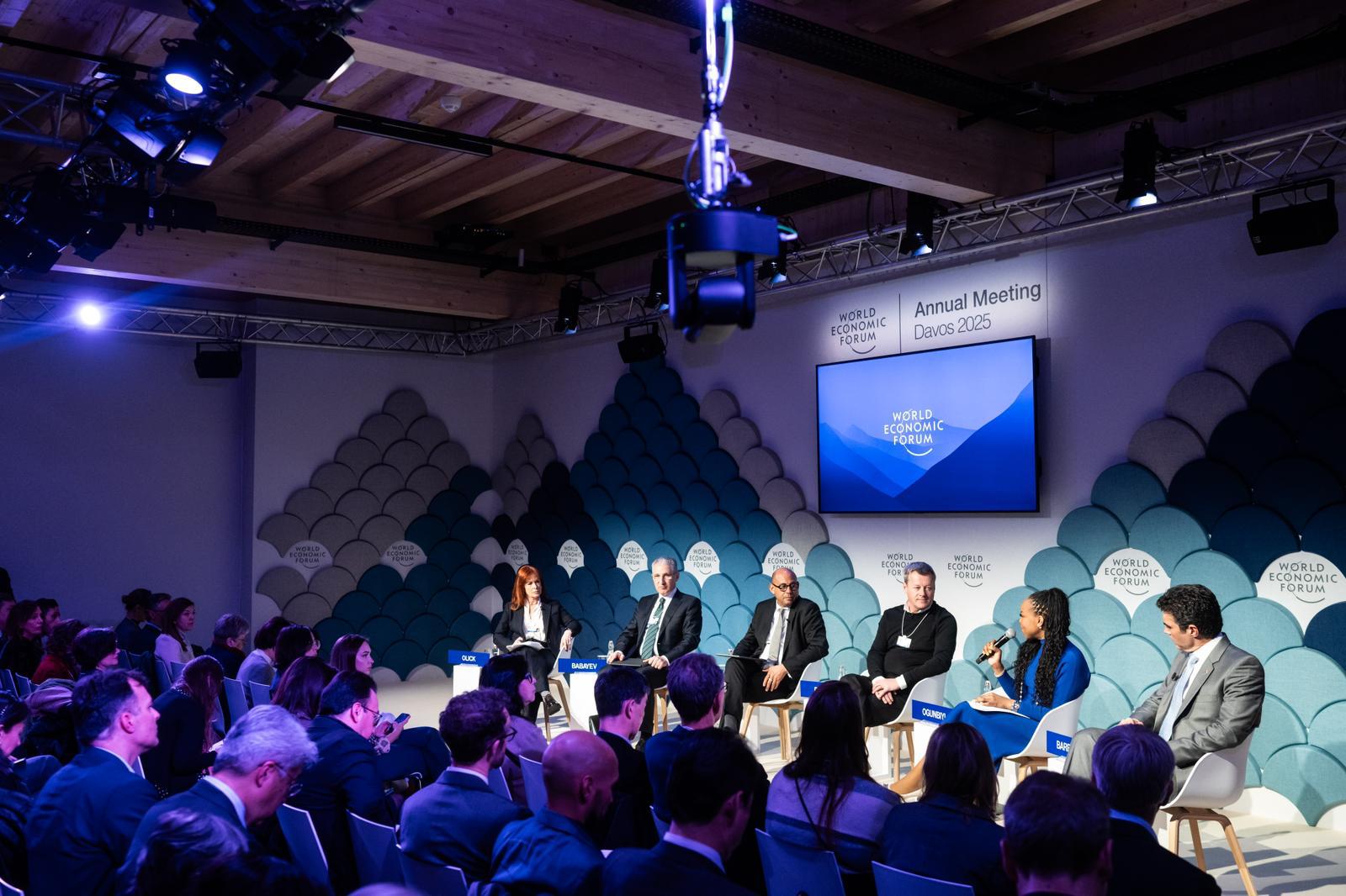 Corespondență specială de la Davos. La 14 ore după retragerea SUA din Acordul de la Paris: lecții din cadrul sesiunii „Road to COP30” din Davos