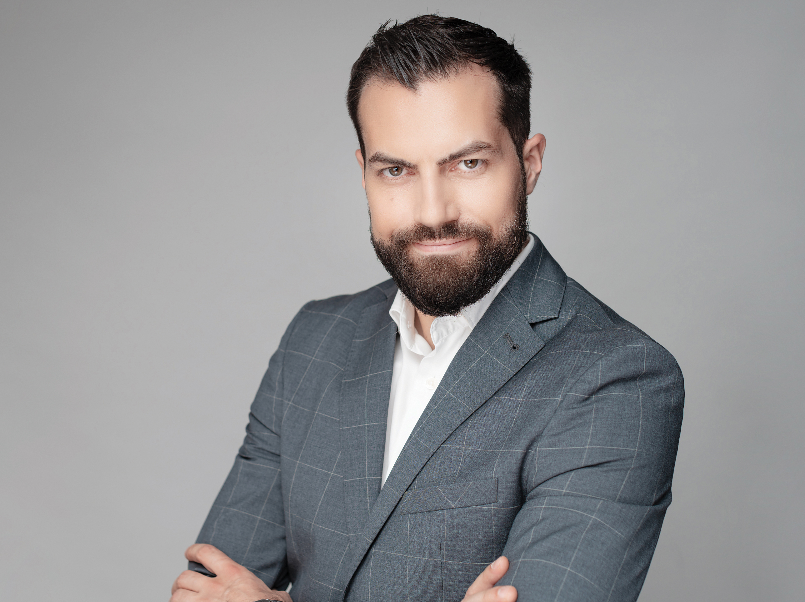 Cine este românul aflat la conducerea afacerilor din România, Bulgaria și Grecia ale unui gigant internațional. Doar la noi în țară compania are sute de magazine și afaceri de 2,6 mld. lei