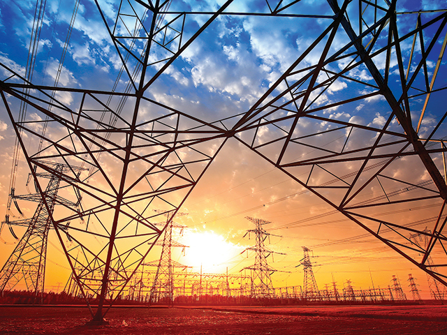 Guvernul pregătește eliminarea plafonării tarifelor la energie electrică și gaze. Consumatorii vulnerabili ar putea primi ajutoare printr-un card guvernamental