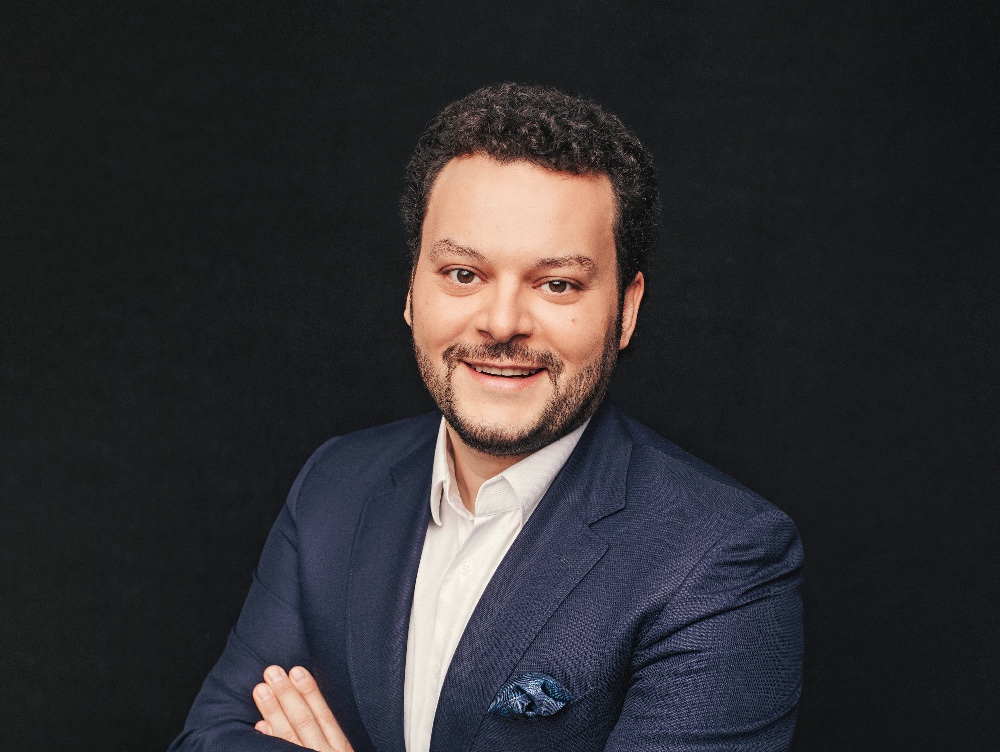 Cine este omul care conduce una dintre cele mai mari rețele private de sănătate din țară