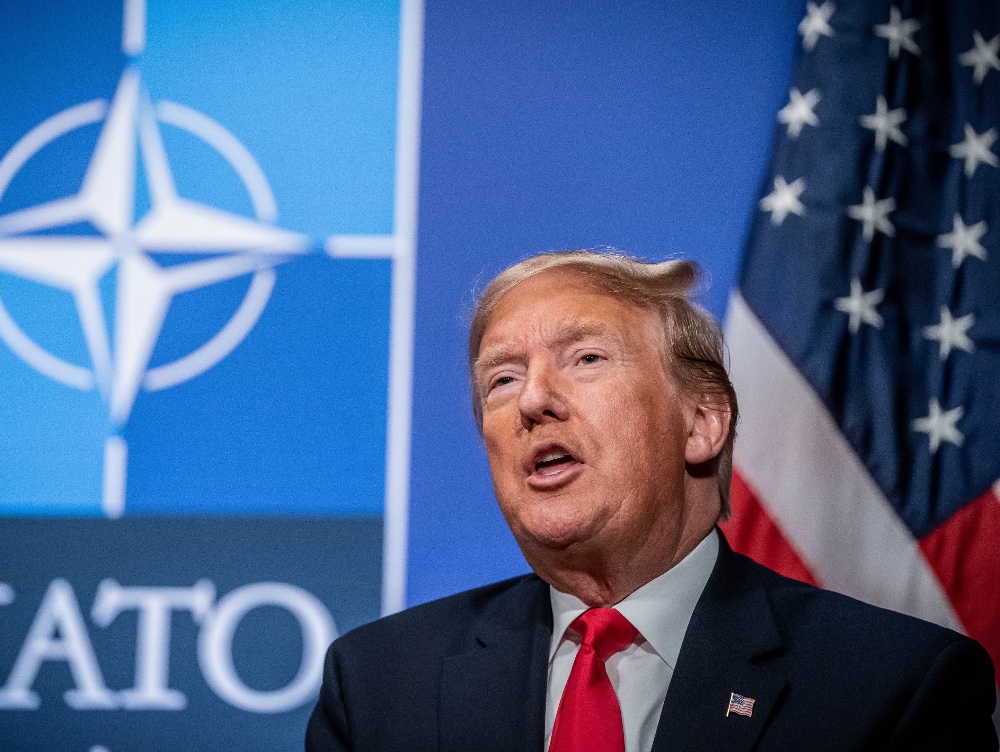 Telefoanele și laptopurile s-ar putea scumpi semnificativ din cauza noilor tarife anunțate de Trump