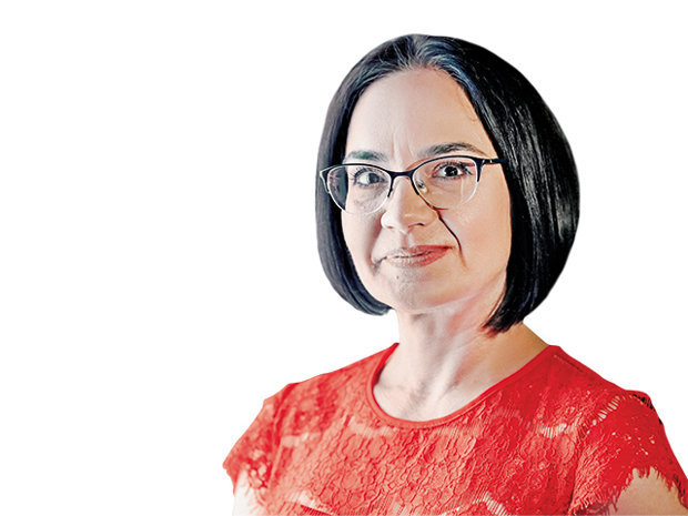 Surprinzător în societatea actuală este girul acordat aproape în alb noilor figuri care profețesc binele, răul, laptele și mierea, apocalipsa sau câte și mai câte. „Mie nu mi se întâmplă să fiu păcălit, dar li se întâmplă frecvent altora”, cred două treimi dintre români