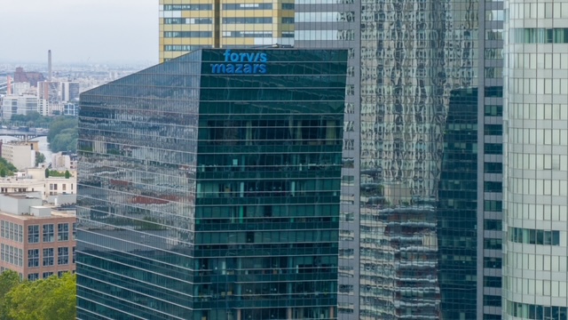 Studiu Forvis Mazars: În România, femeile sunt prezente în mod semnificativ în poziții de leadership atât în companiile mici cât și în corporații. „Este esențial să dezvoltăm inițiative care să sprijine femeile în primele etape ale călătoriei lor antreprenoriale”