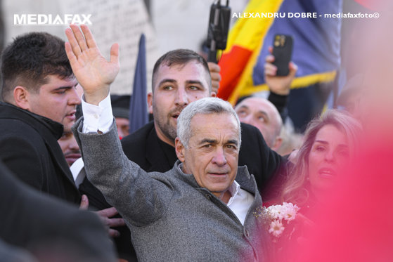 Călin Georgescu anunță că mascații au ajuns la șeful său de campanie. Reacția Poliției
