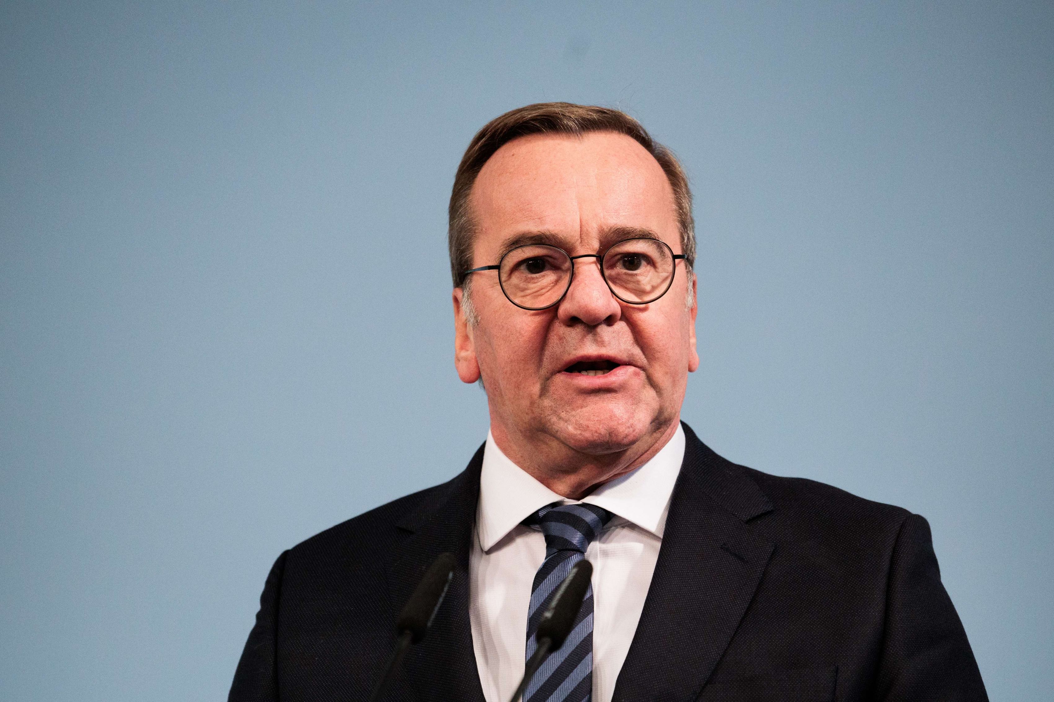 Ministrul german al apărării, Boris Pistorius, denunță criticile lui JD Vance la adresa democrației europene. „Democrația a fost pusă sub semnul întrebării de vicepreședintele SUA. El compară starea Europei cu autocrațiile. Acest lucru este inacceptabil”