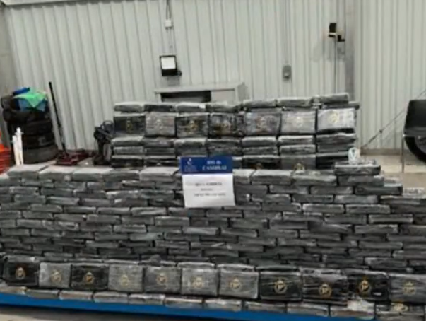 Șofer român prins în Franța cu 438 kg de cocaină ascunse într-un camion