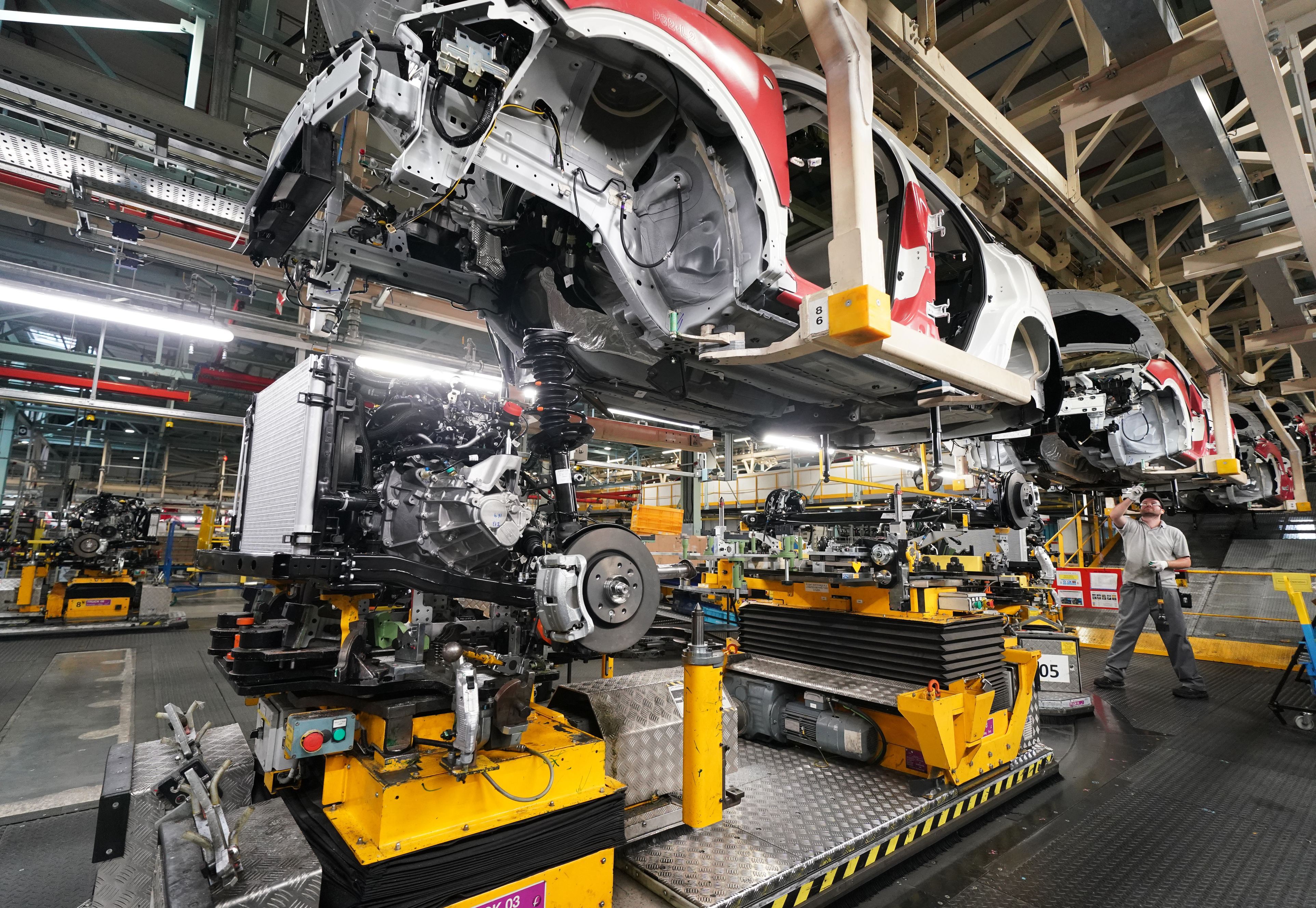 Mutare surpriză pe piața auto: Gigantul tehnologic Foxconn vrea o parte din Nissan și negociază un parteneriat de miliarde cu Renault și Honda