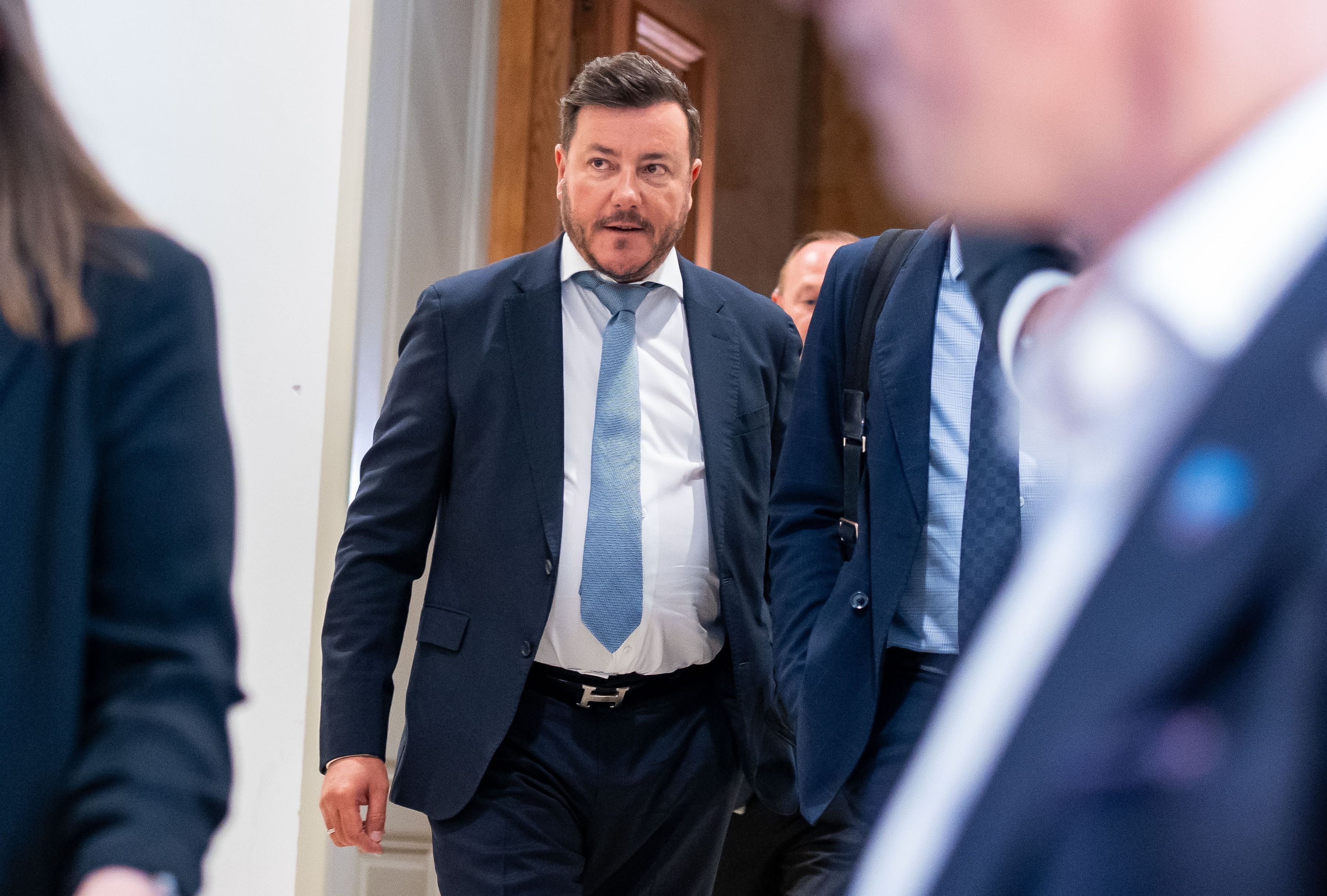 A pierdut tot: René Benko, unul dintre cei mai mari miliardari austrieci, a deturnat zeci de milioane de euro înainte de căderea imperiului său imobiliar în 2023. El a fost arestat în Austria la începutul anului