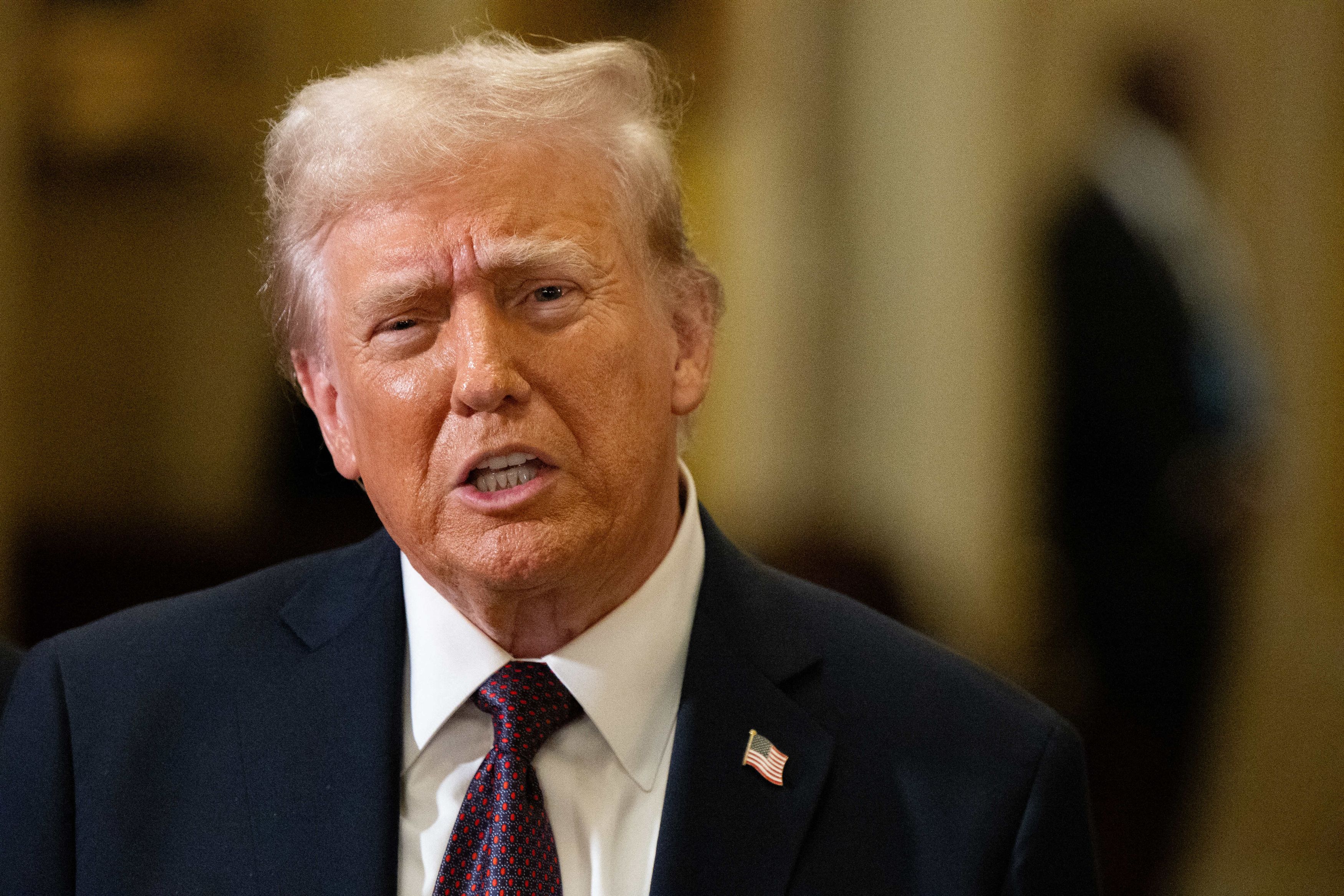 Lucrurile iau o întorsătură total neașteptată. Trump îl acuză pe Zelenski că este dictator, că a intrat într-un război pe care îl pierde, iar jumătate din banii dați de americani au dispărut
