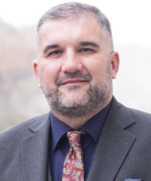 Opinie Mihai Stănescu, RoCoach: Cum să NU fii lider. Lecția nr. 4 - Iohannis și arta de a sta pe margine