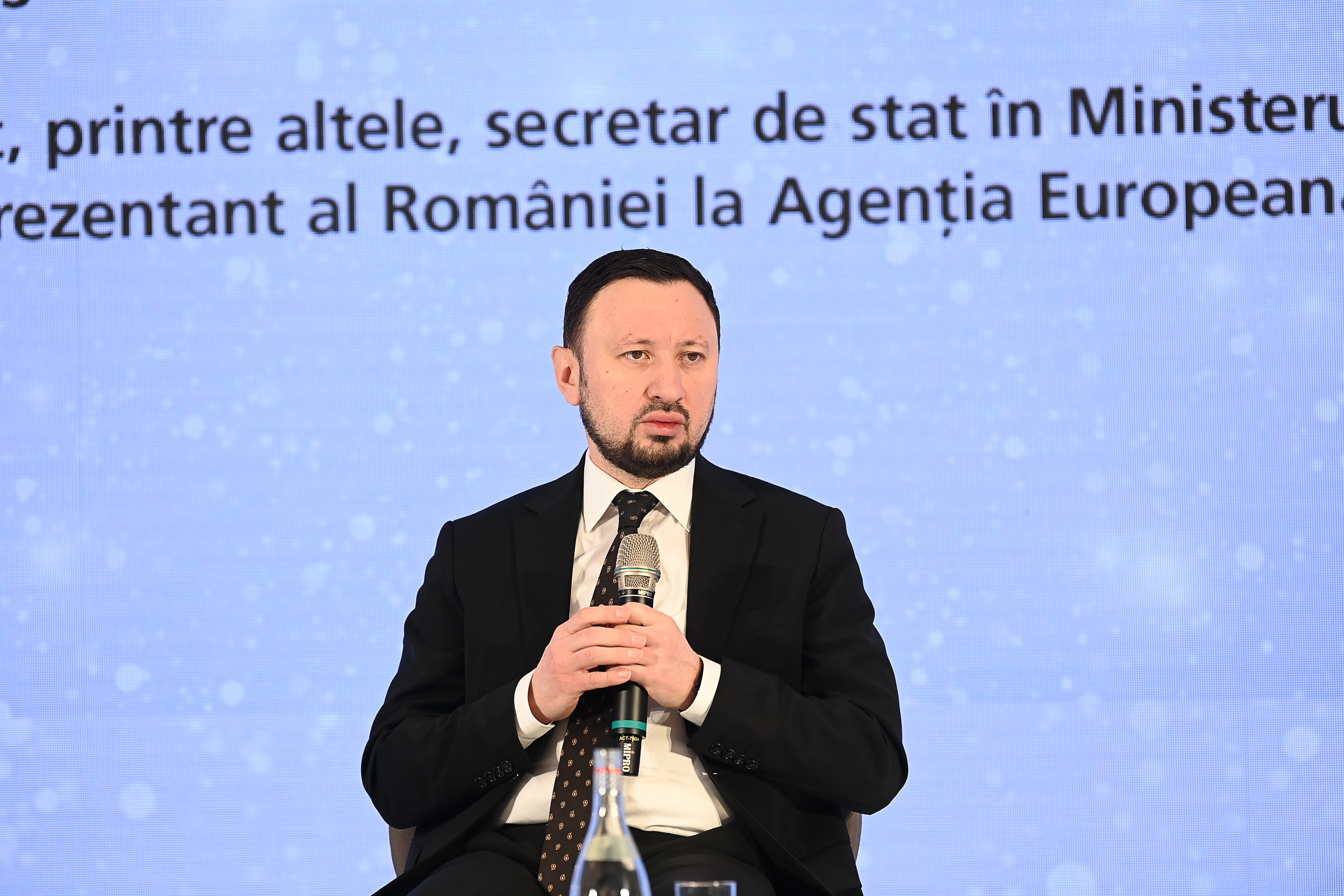 Mircea Fechet, ministrul Mediului, Apelor și Pădurilor: România este obligată să finalizeze toate proiectele energetice unde a investit deja miliarde de dolari, dar trebuie să facă acest lucru cu respectarea tuturor exigențelor de mediu