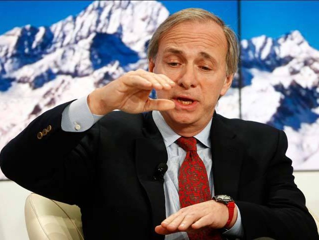 Avertismentul legendarului investitor Ray Dalio, fondatorul Bridgewater: Economia americană va suferi un infarct dacă datoria publică nu este redusă. „Vă apropiați de moment. Estimarea mea e undeva la trei ani”