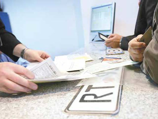Vești proaste pentru posesorii de autovehicule: Taxele pentru eliberarea plăcuțelor cu număr de înmatriculare, atribuirea  unui număr preferential și păstrarea  numărului ar putea crește