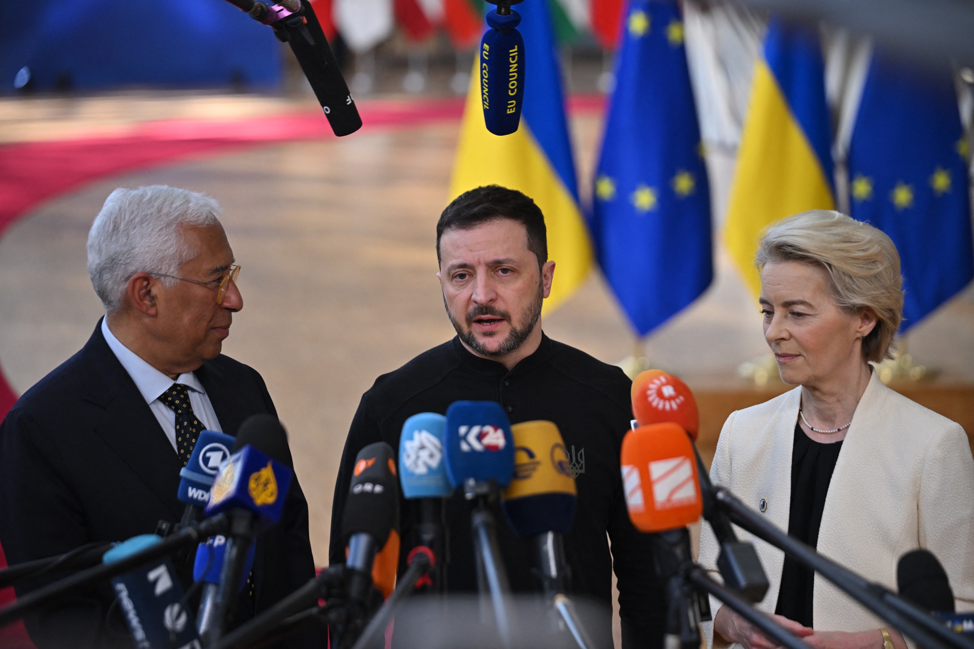 Zidul ungar: Misiunea liderilor Europeni de creștere a sprijinului pentru Kiev și de înarmare a Europei întâmpină rezistență din partea Viktor Orban. Bruxelles-ul încearcă acum să îl izoleze pe premierul maghiar
