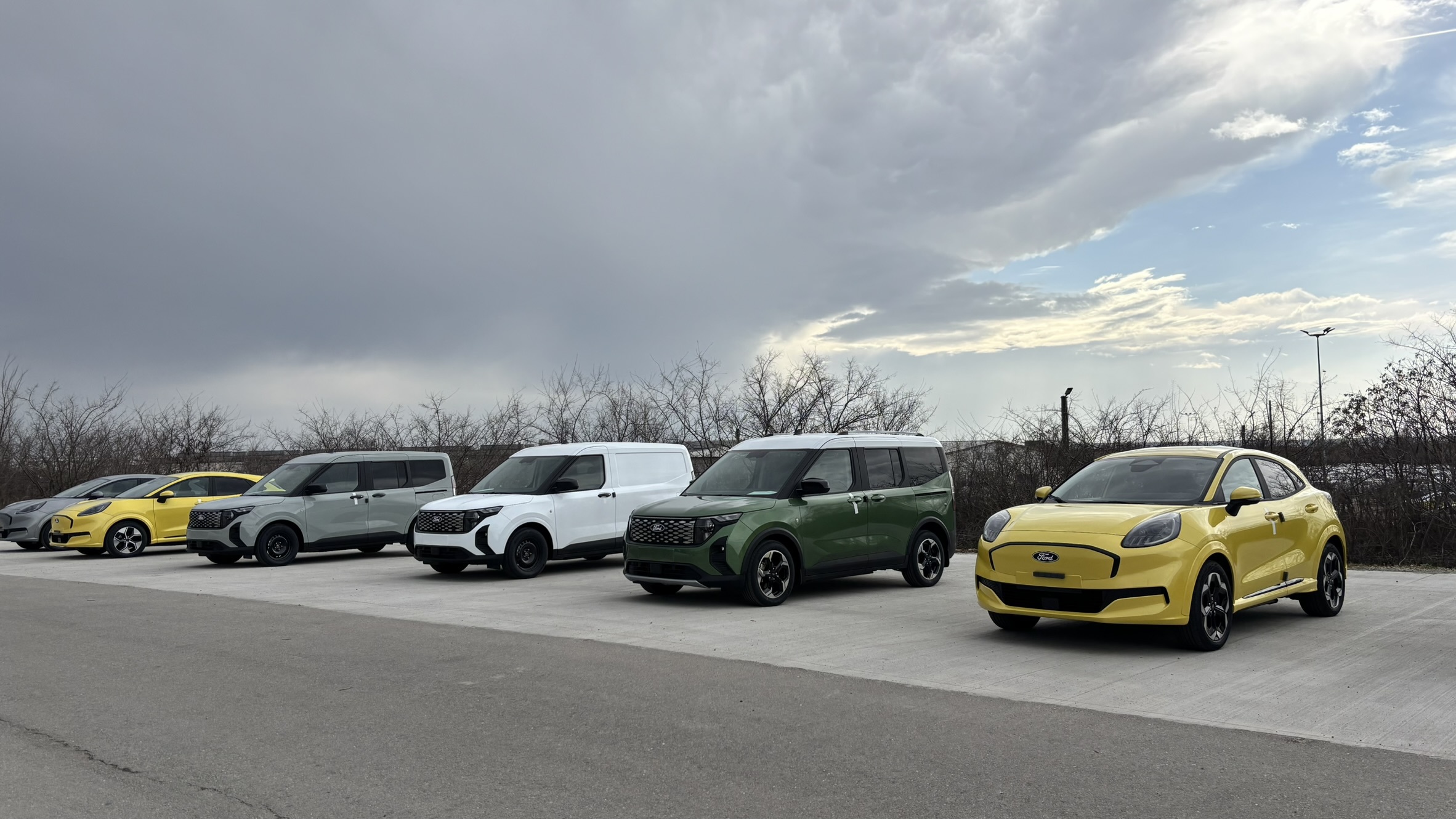 Ford Otosan începe în forță producția de electrice: Uzina de la Craiova produce acum 300 de mașini electrice pe zi și poate livra anual 150.000